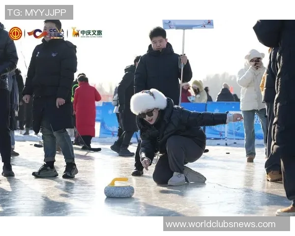 新疆雪豹与黑龙江球队对决展现冰雪运动魅力与团队精神的较量